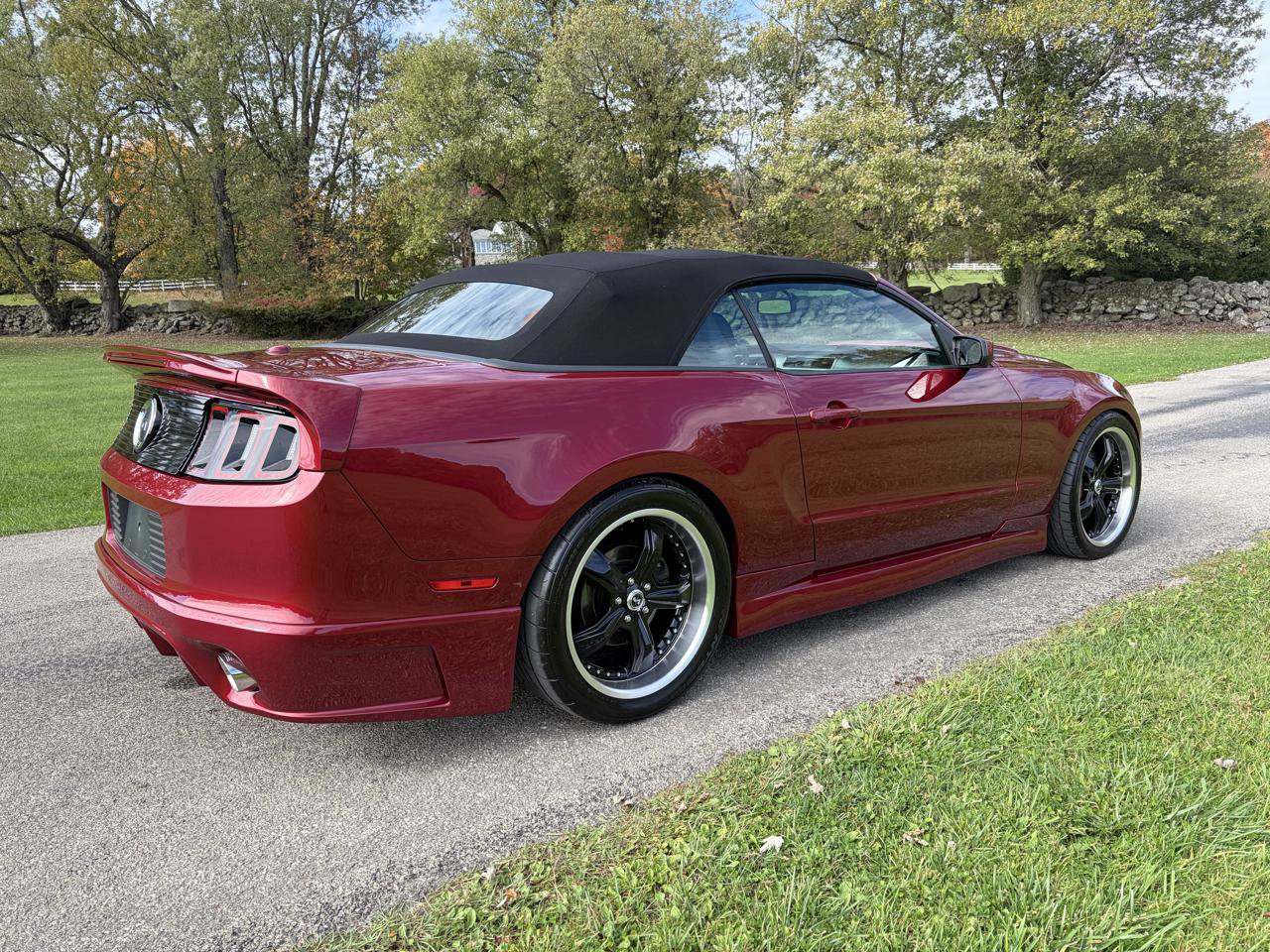 Used 2014 Ford Mustang GT Premium w/ Brembo Brake Package RWD image 13