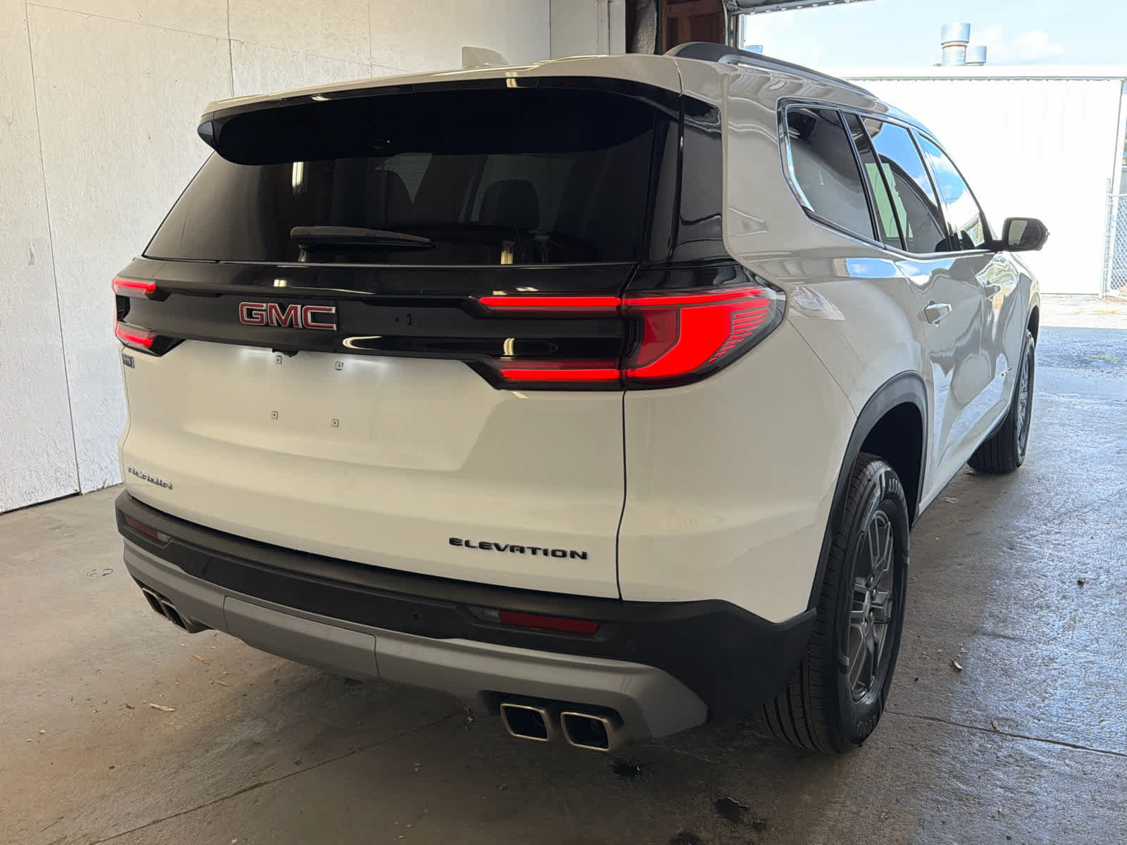 Used 2025 GMC Acadia Elevation FWD image 5