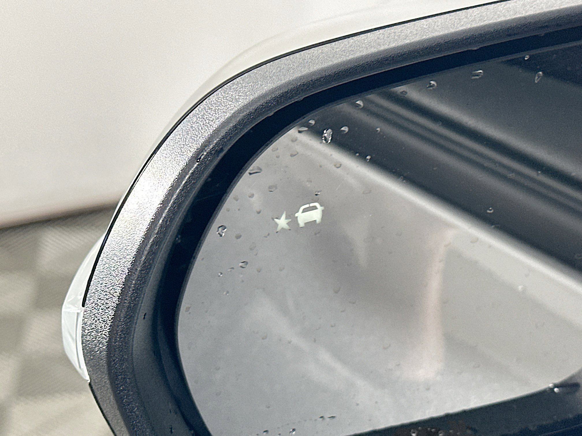 Used 2025 Chevrolet Traverse LT image 16