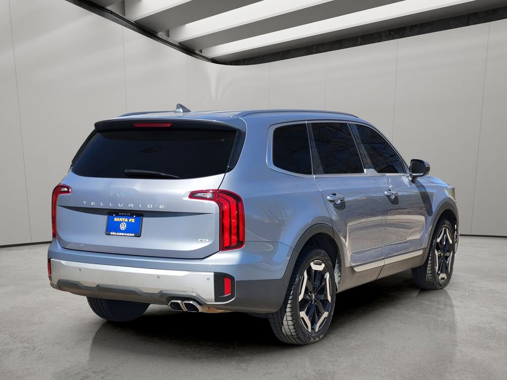 Used 2023 Kia Telluride S AWD/4WD image 3