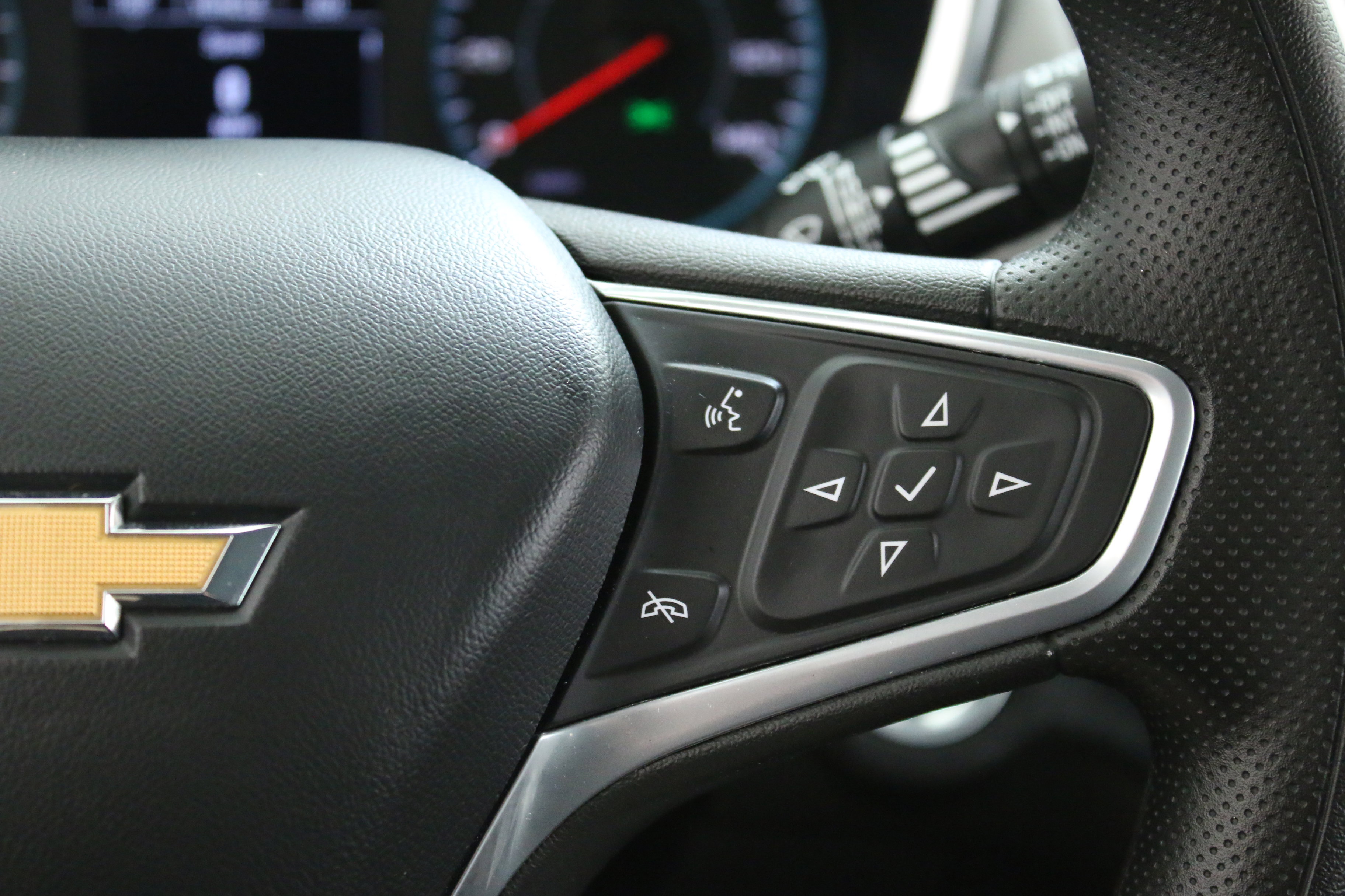 Used 2023 Chevrolet Equinox LS w/ LPO, Floor Liner Package AWD/4WD image 15
