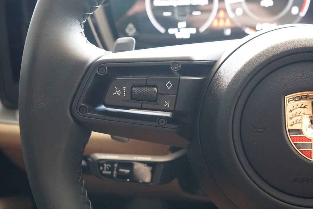 New 2026 Porsche Cayenne Coupe AWD/4WD image 17