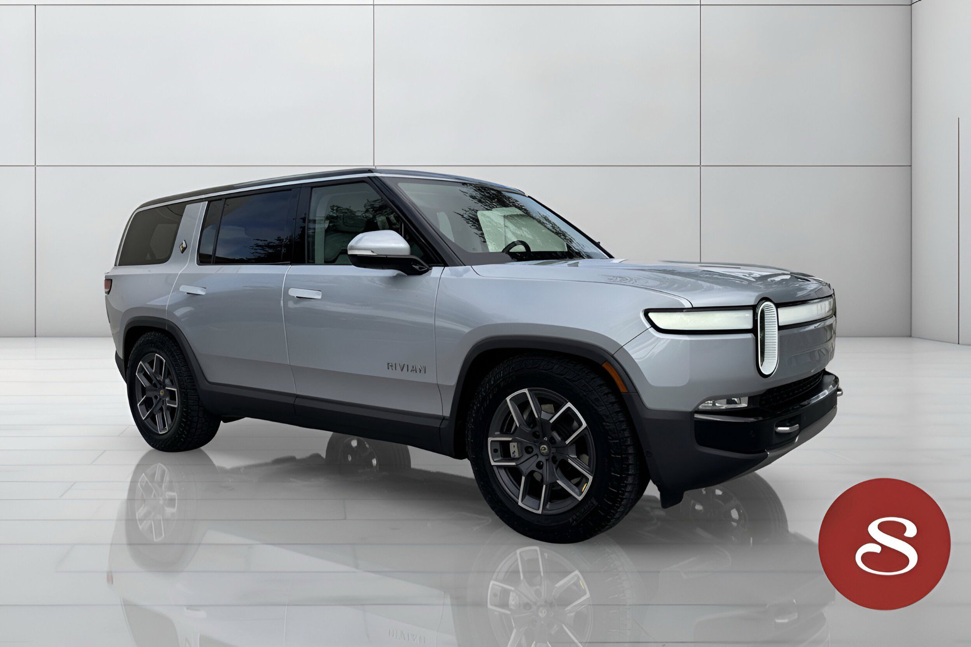 Used 2024 Rivian R1S Adventure image 7