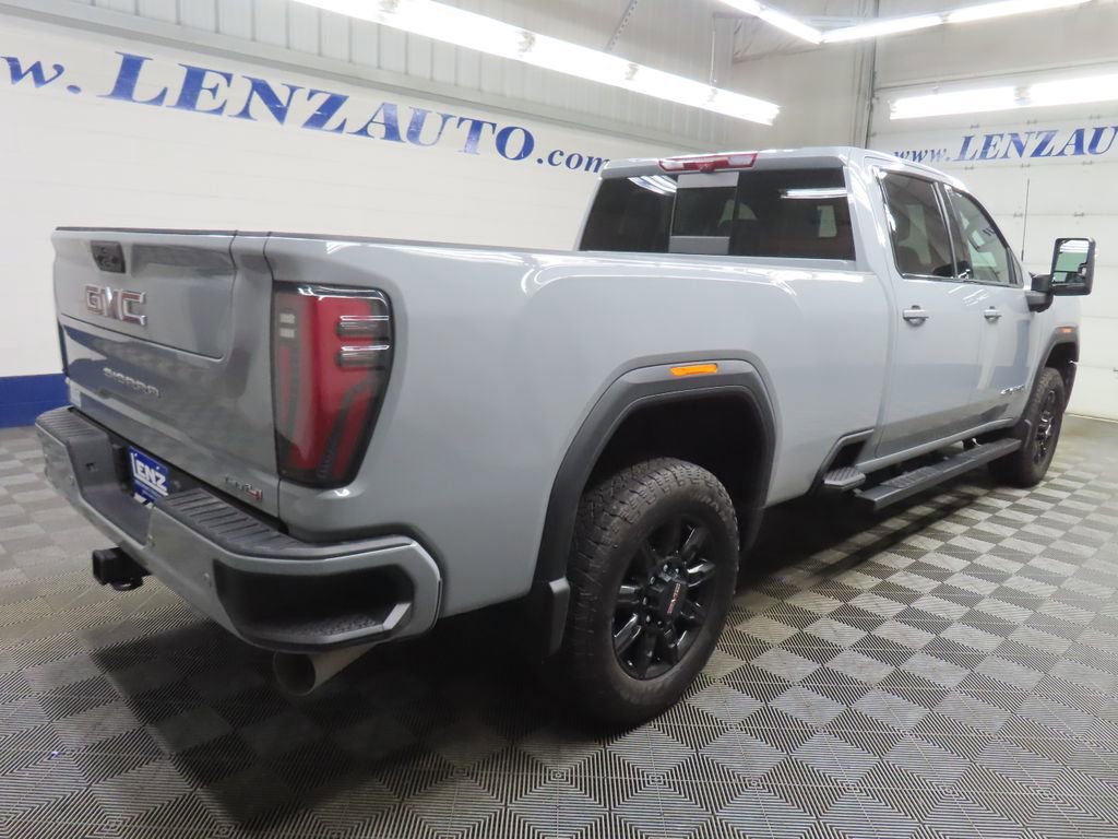 Used 2024 GMC Sierra 2500 AT4 w/ Technology Package AWD/4WD image 5