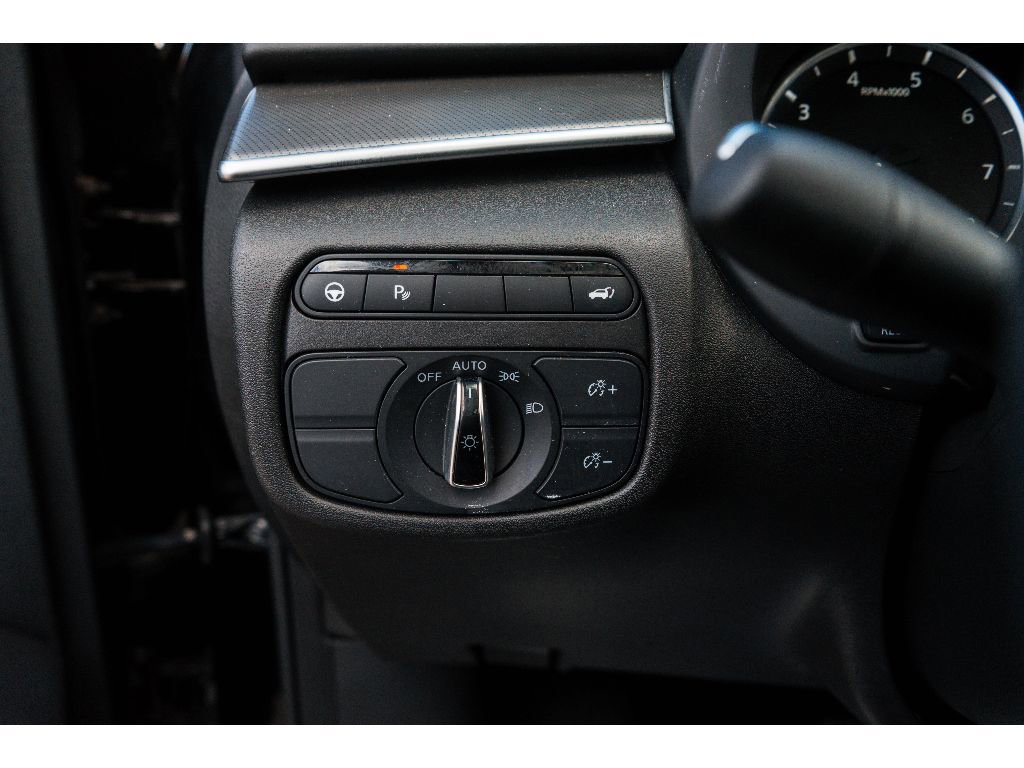 Used 2024 INFINITI QX50 Luxe image 10