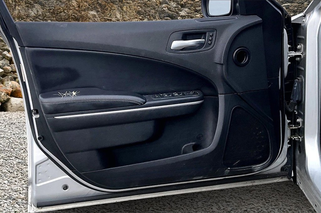 Used 2020 Dodge Charger SXT w/ Leather Interior Group image 18