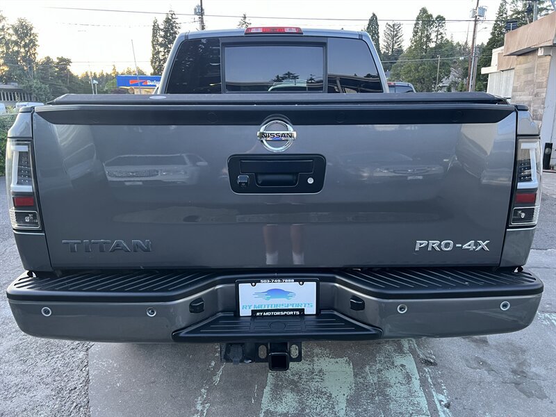 Used 2015 Nissan Titan PRO-4X AWD/4WD image 4