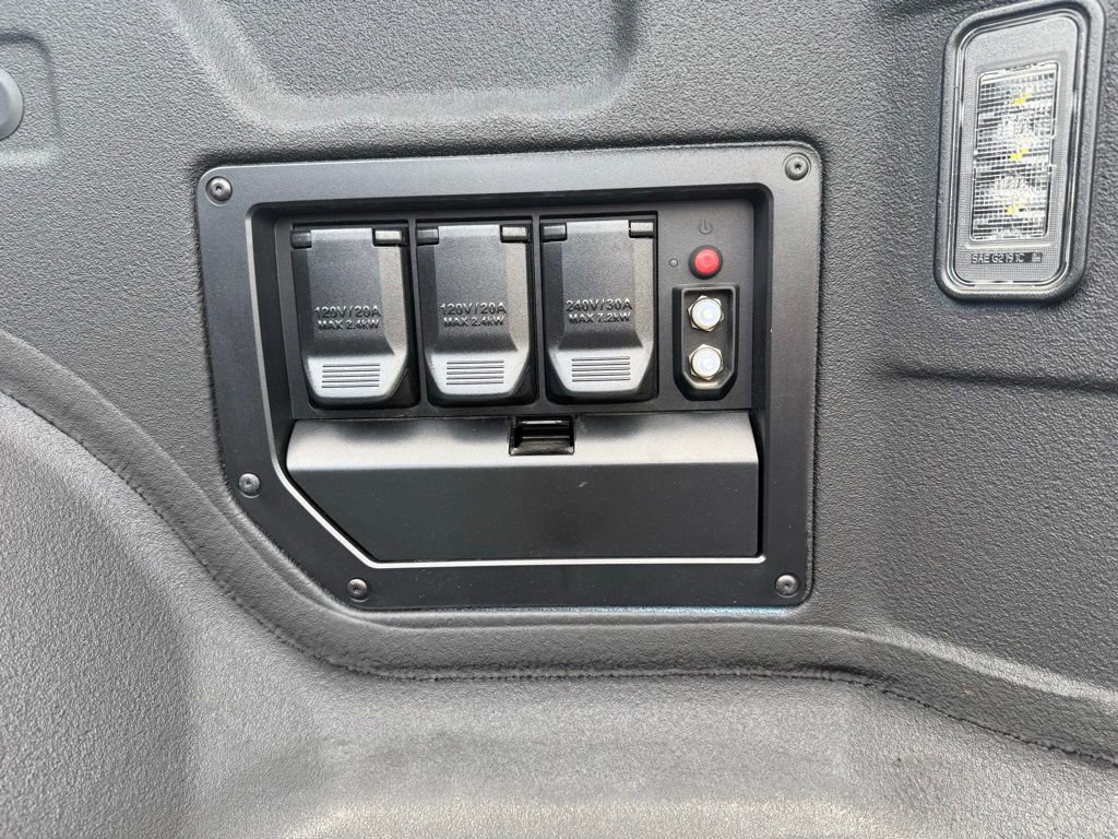 Used 2025 Chevrolet Silverado EV RST image 7