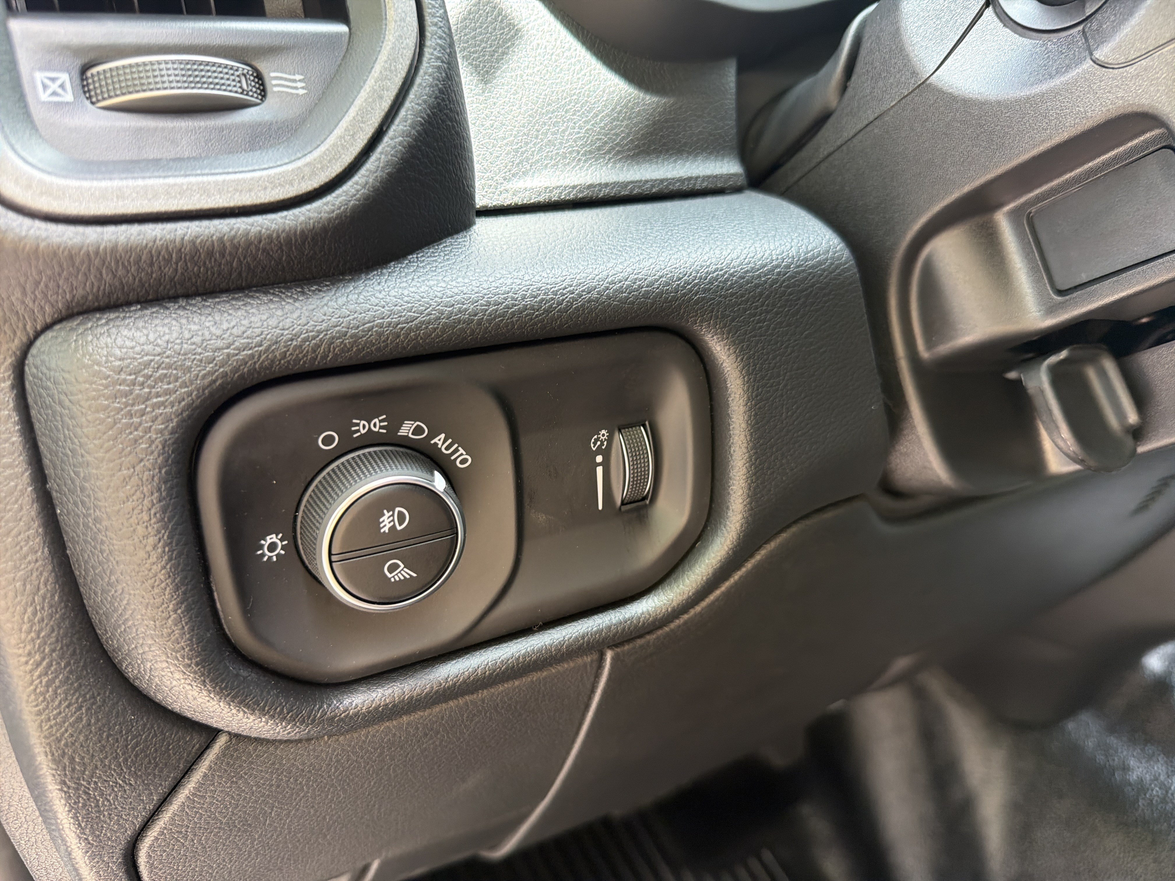 New 2026 RAM 3500 Tradesman AWD/4WD image 20