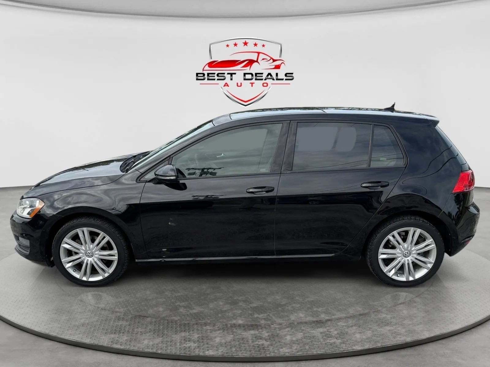 Used 2015 Volkswagen Golf TDI SEL FWD image 2