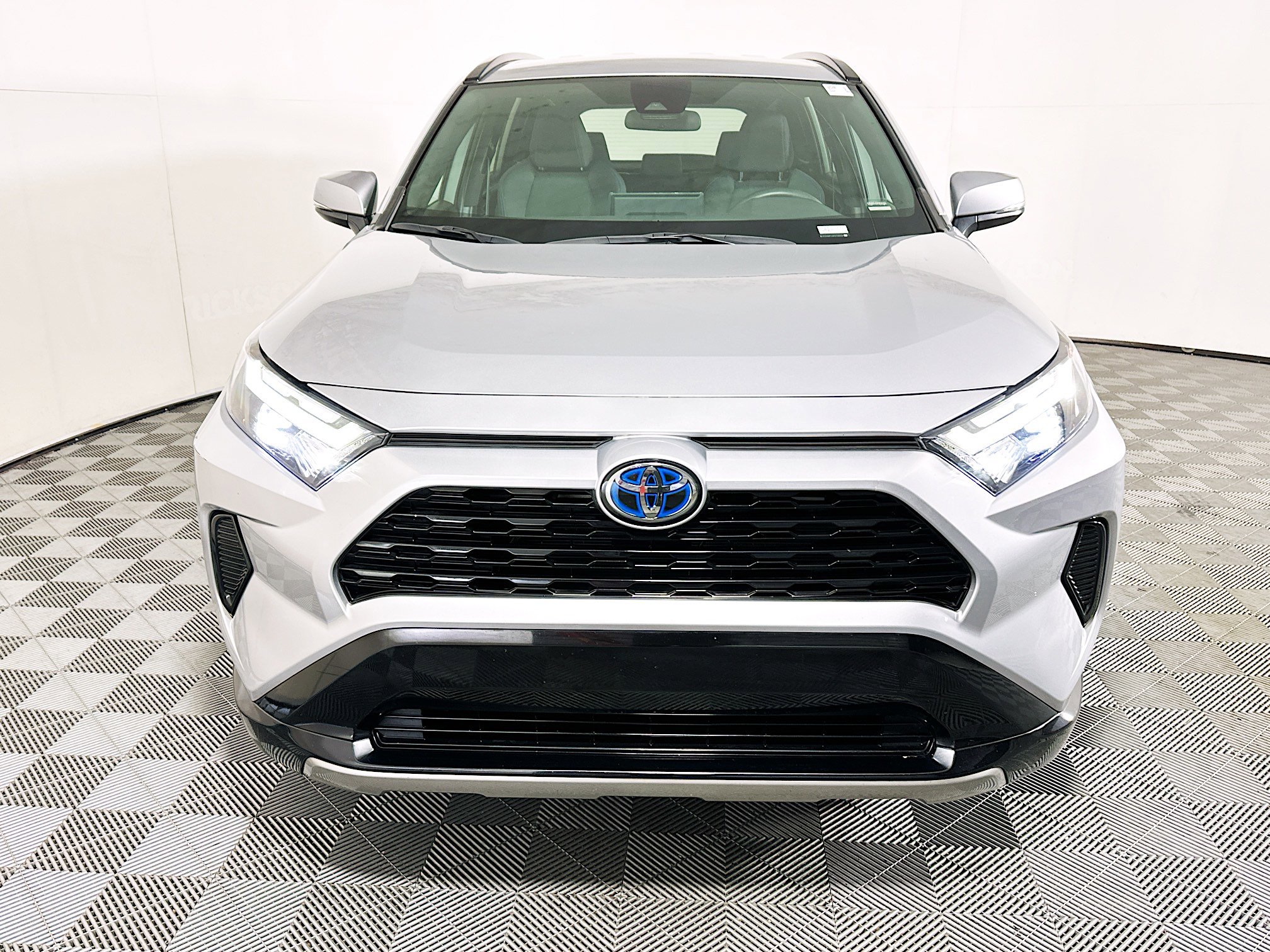 Used 2023 Toyota RAV4 SE AWD/4WD image 8