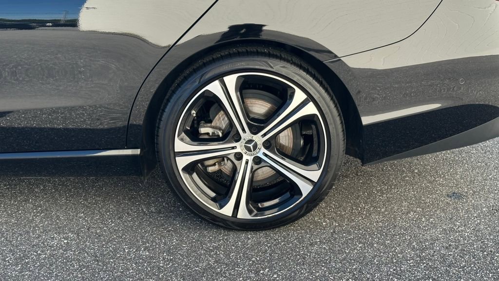 Used 2025 Mercedes-Benz C 300 Sedan image 2