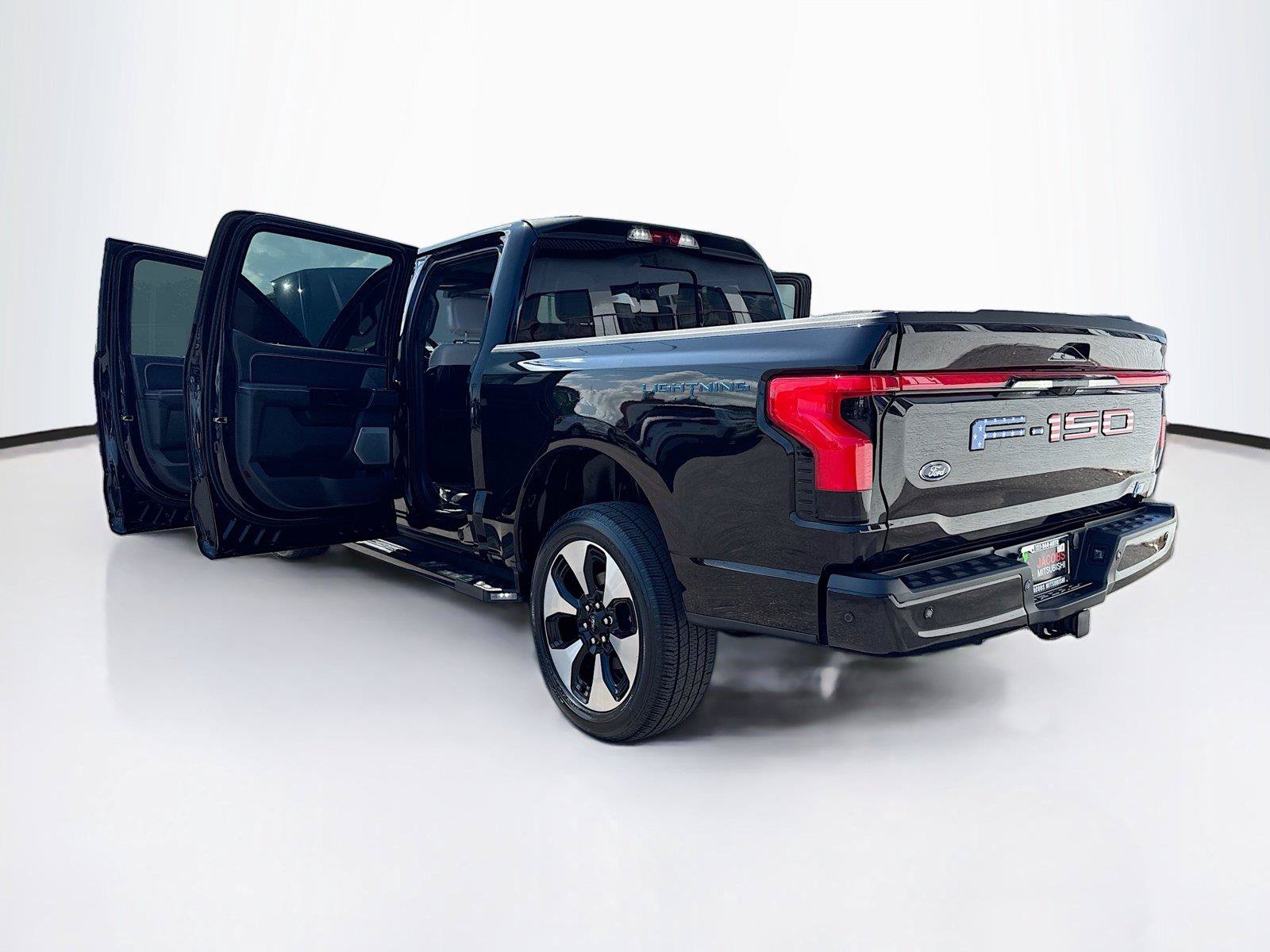 Used 2023 Ford F150 Lightning Platinum AWD/4WD image 38