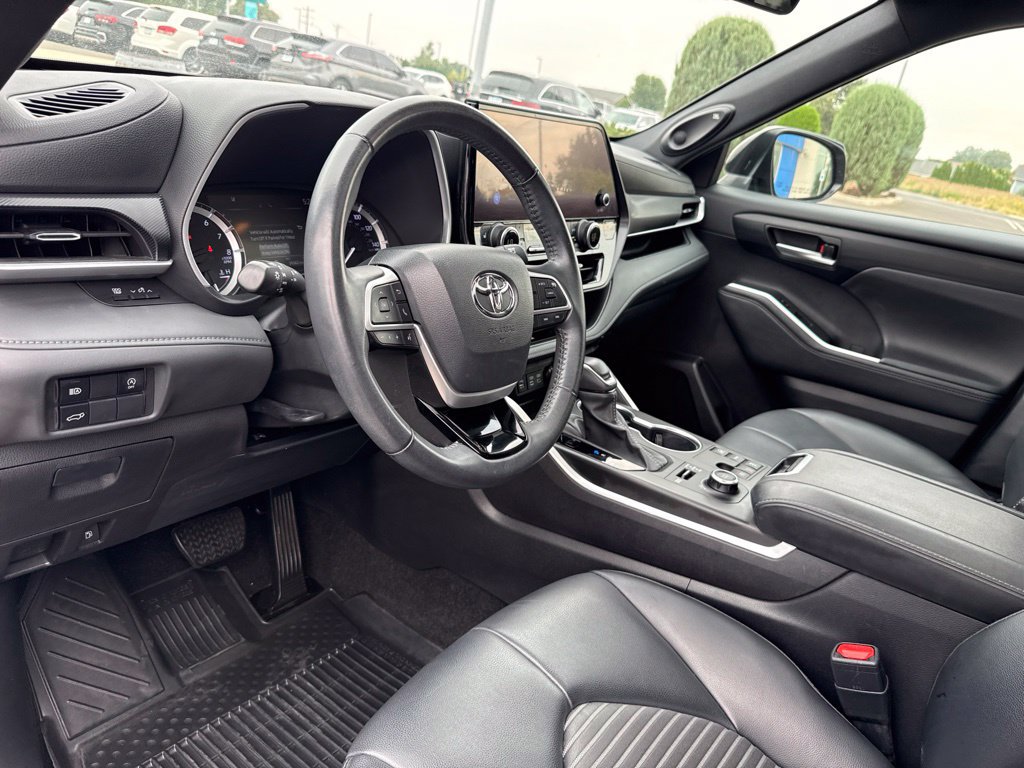 Used 2024 Toyota Highlander XSE AWD/4WD image 29