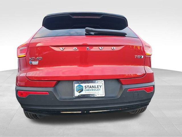 Used 2021 Volvo XC40 T5 R-Design w/ Advanced Package image 16