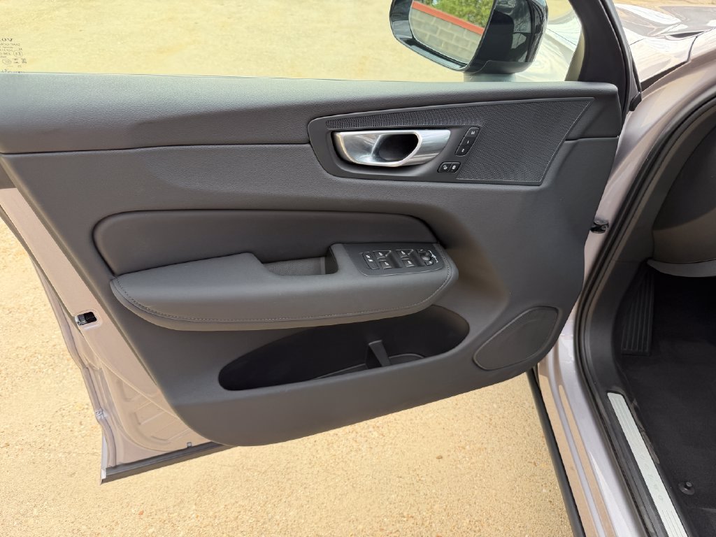 Certified 2026 Volvo XC60 B5 Plus AWD/4WD image 13