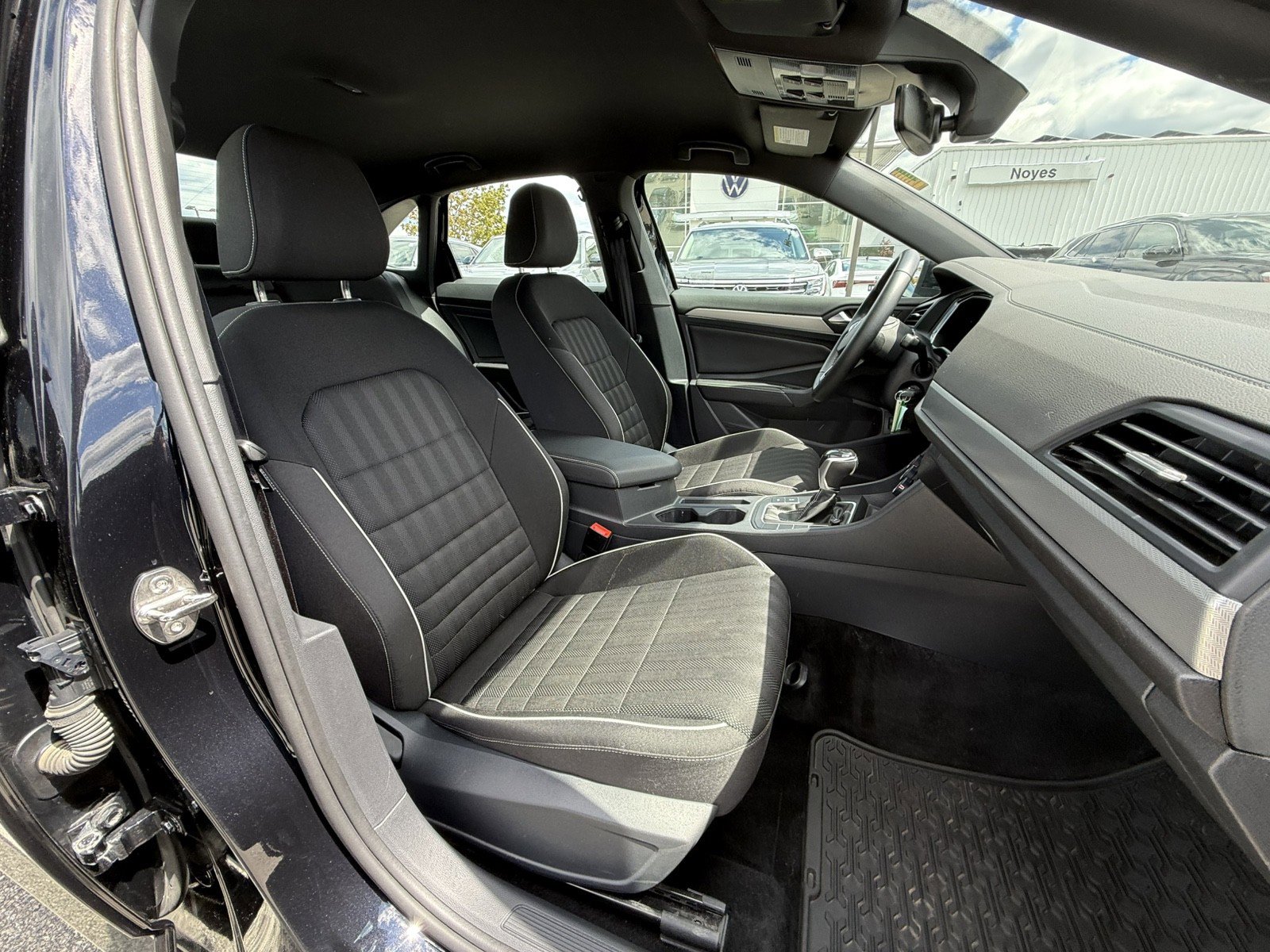 Used 2024 Volkswagen Jetta Sport FWD image 20