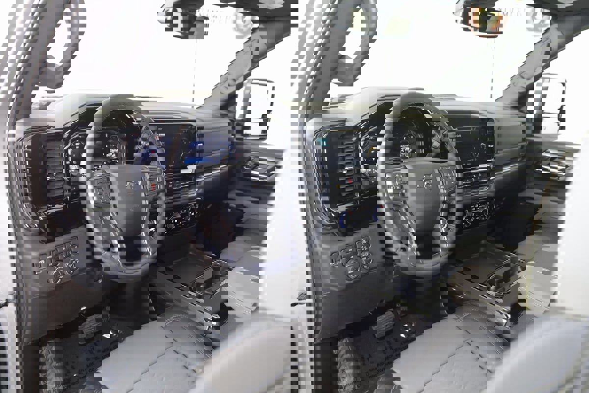Used 2025 Chevrolet Silverado 2500 ZR2 image 27