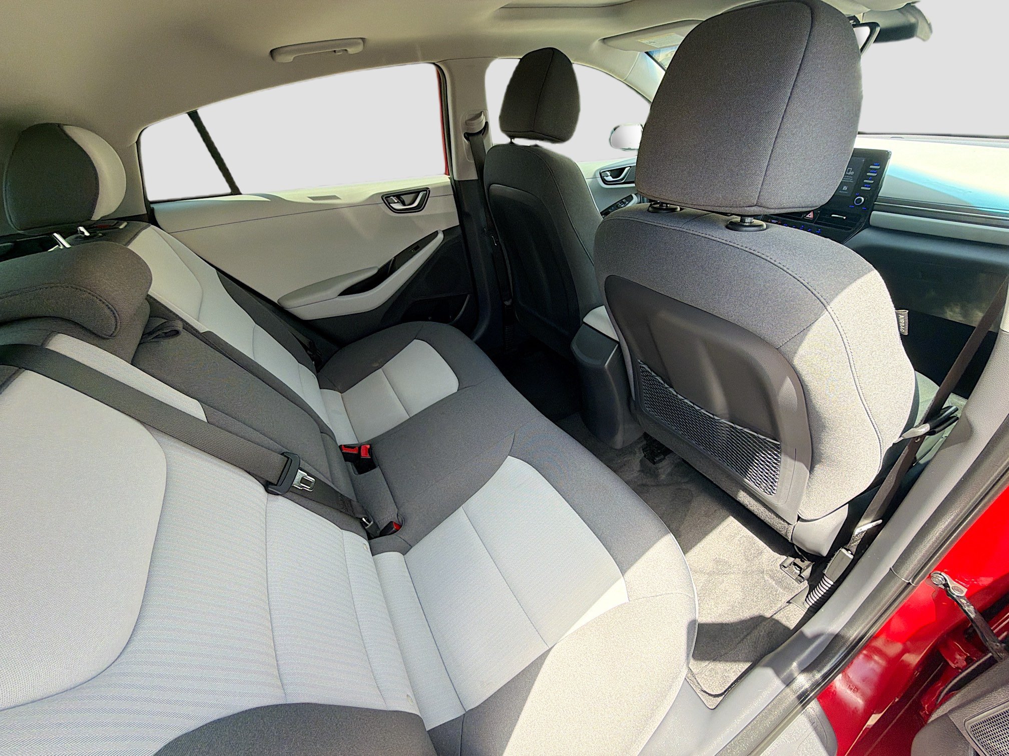 Used 2020 Hyundai Ioniq SEL FWD image 26
