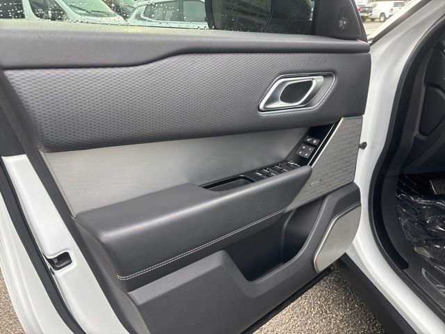 Used 2019 Land Rover Range Rover Velar R-Dynamic SE image 23