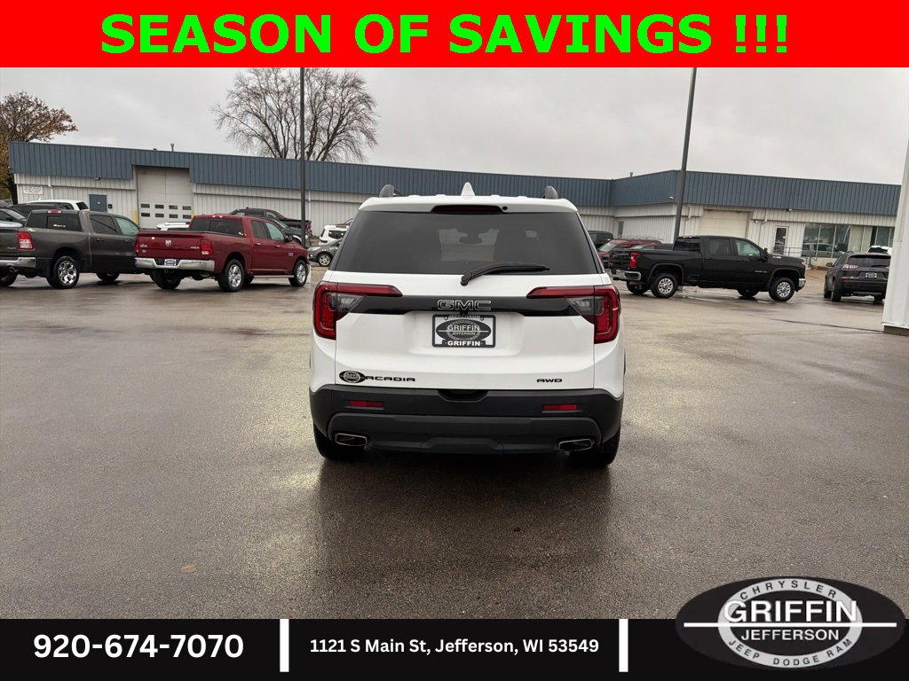 Used 2023 GMC Acadia SLE w/ Driver Convenience Package image 9