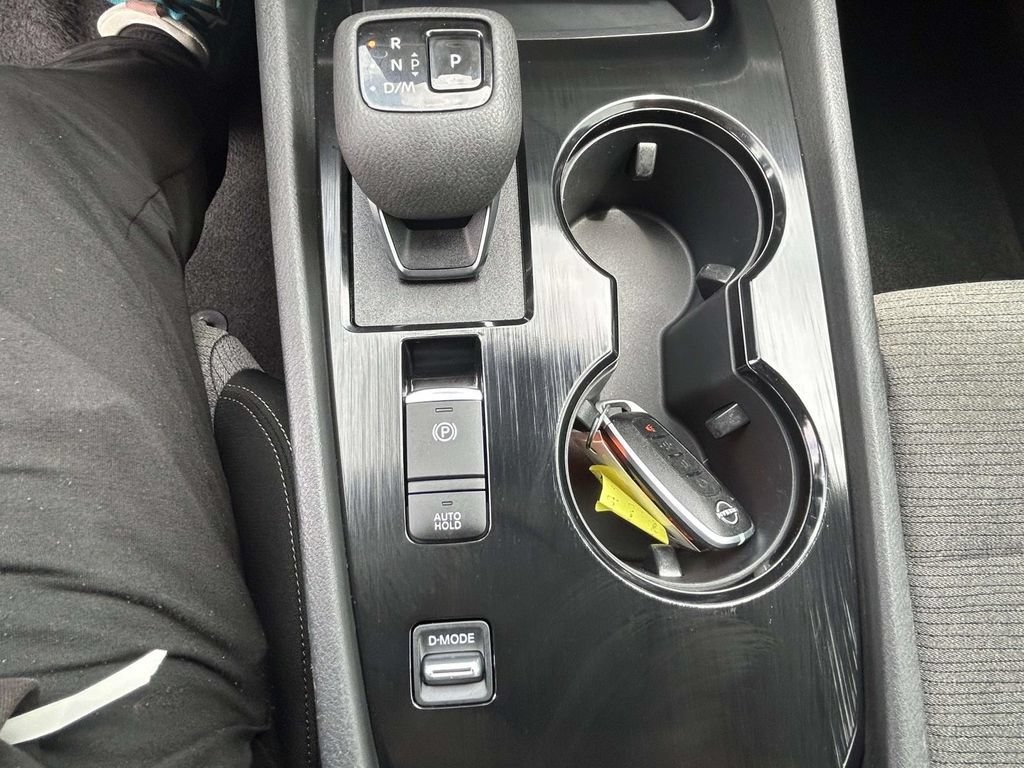 Used 2023 Nissan Rogue SV FWD image 29