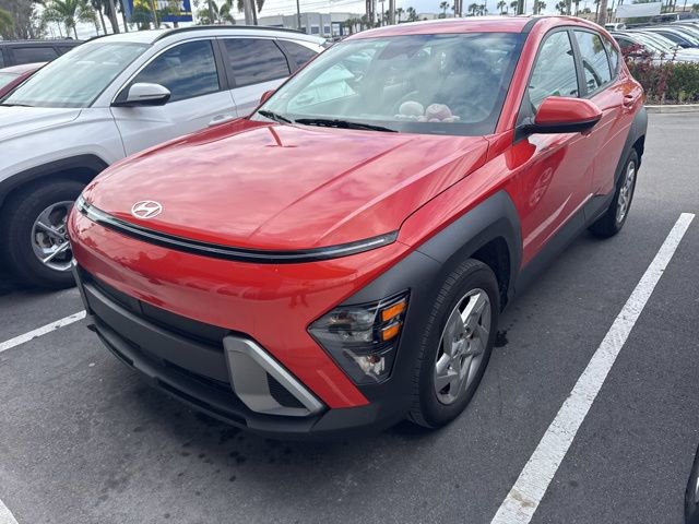 Used 2024 Hyundai Kona SE image 1