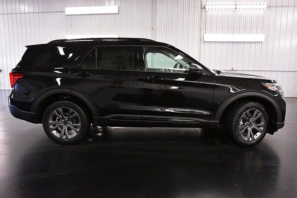 New 2026 Ford Explorer Active w/ Active Comfort Package image 8