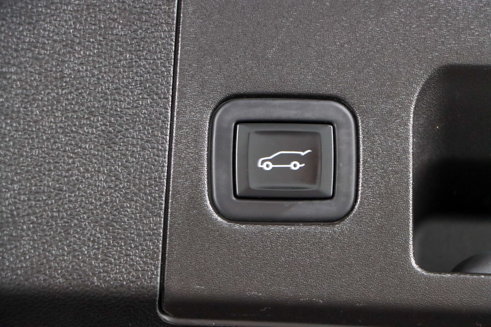 Used 2023 Cadillac XT4 Sport w/ Sun And Sound Package AWD/4WD image 30