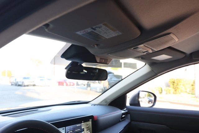 New 2025 Nissan Kicks SR image 13