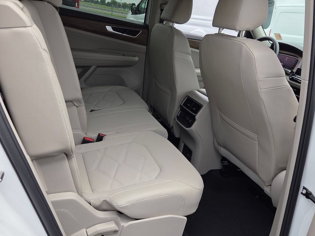 Used 2026 Volkswagen Atlas SE FWD image 21