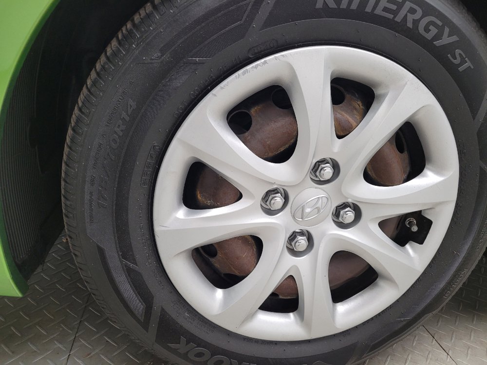 Used 2014 Hyundai Accent GS FWD image 31