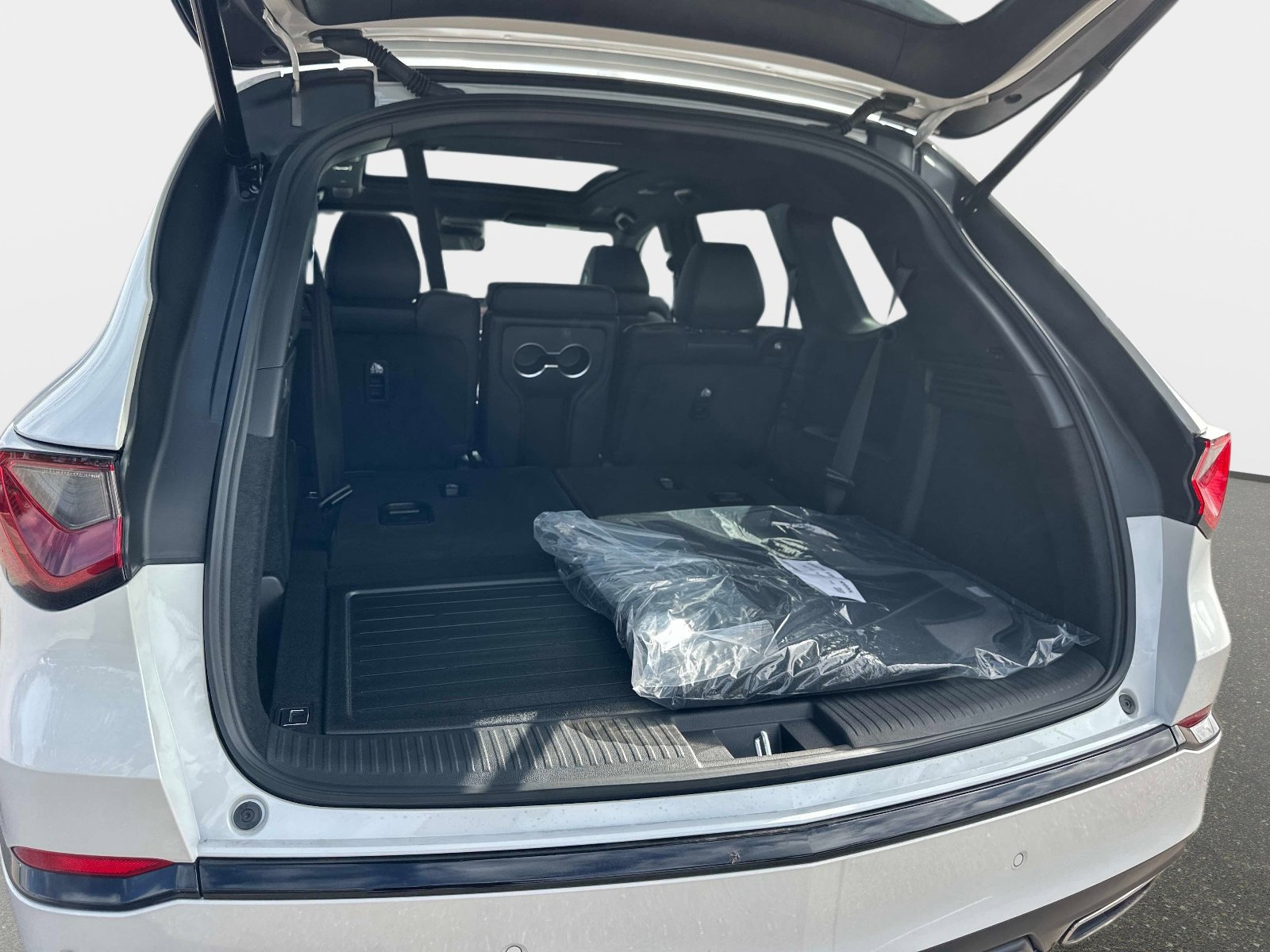 Used 2026 Acura MDX A-Spec image 9