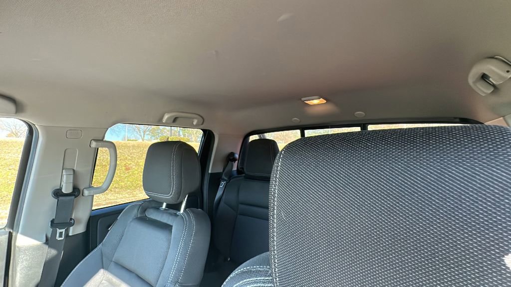 Used 2022 Nissan Frontier SV image 13