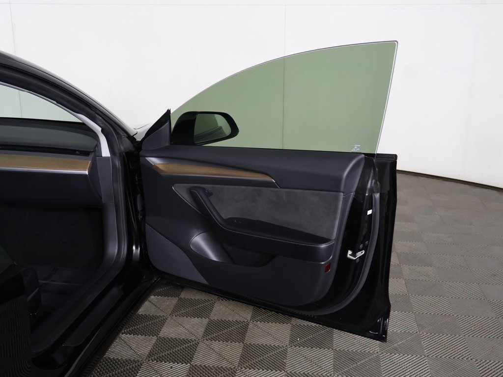 Used 2023 Tesla Model 3 Standard Range image 23