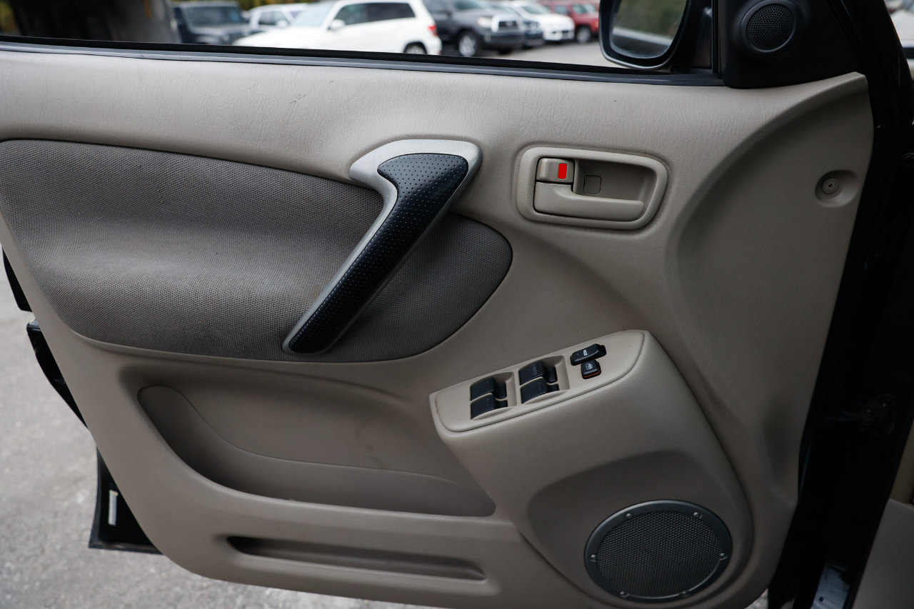 Used 2002 Toyota RAV4 2WD image 34