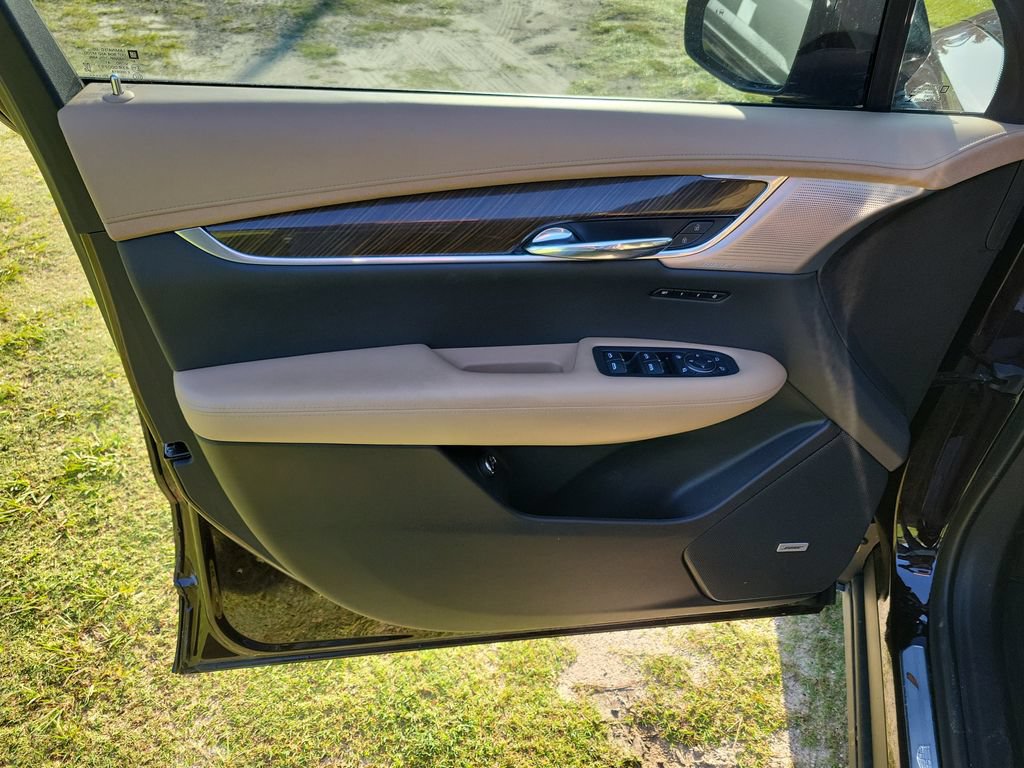 Used 2020 Cadillac XT6 Sport w/ Platinum Package AWD/4WD image 18