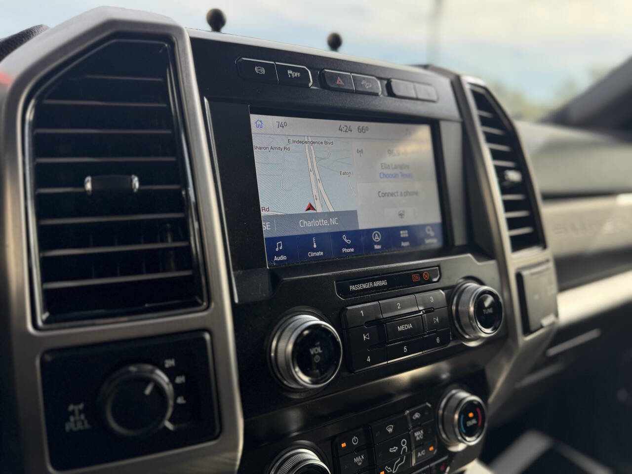 Used 2021 Ford F250 Platinum w/ FX4 Off-Road Package AWD/4WD image 25