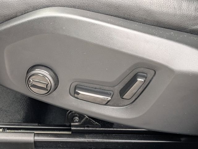 Certified 2025 Volvo XC60 B5 Core image 25