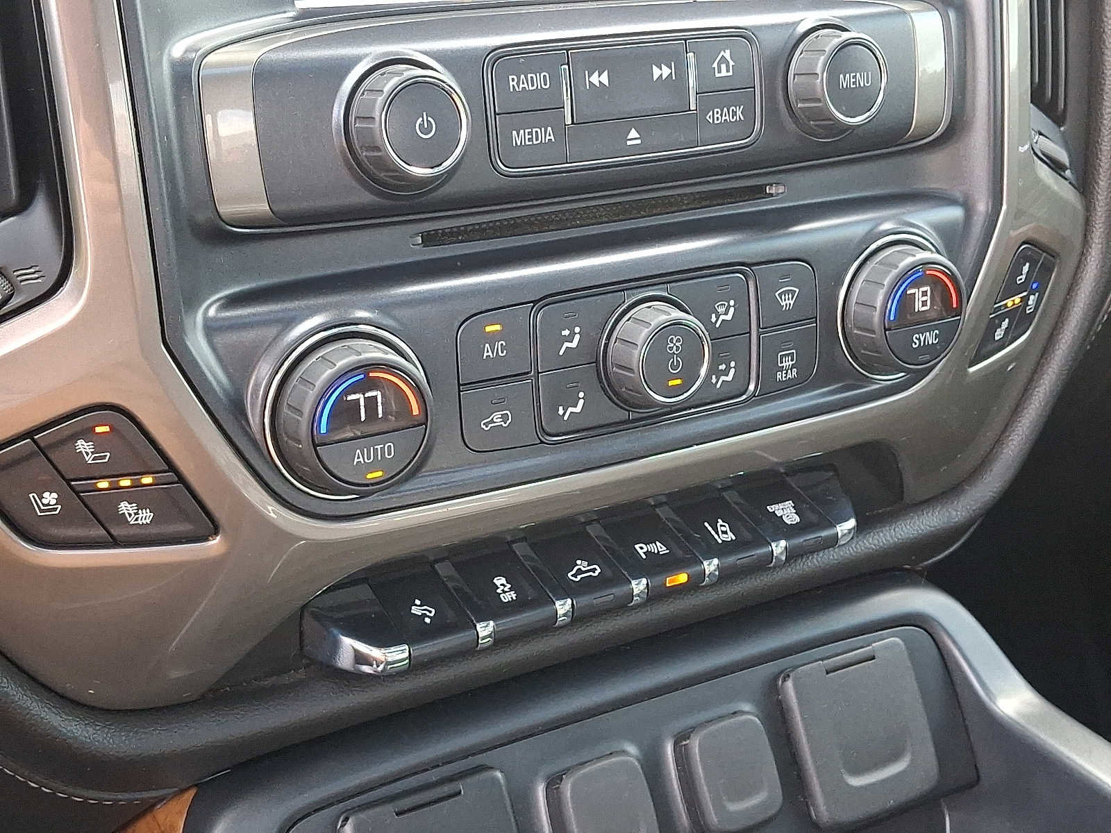 Used 2018 Chevrolet Silverado 3500 High Country w/ Duramax Plus Package image 17