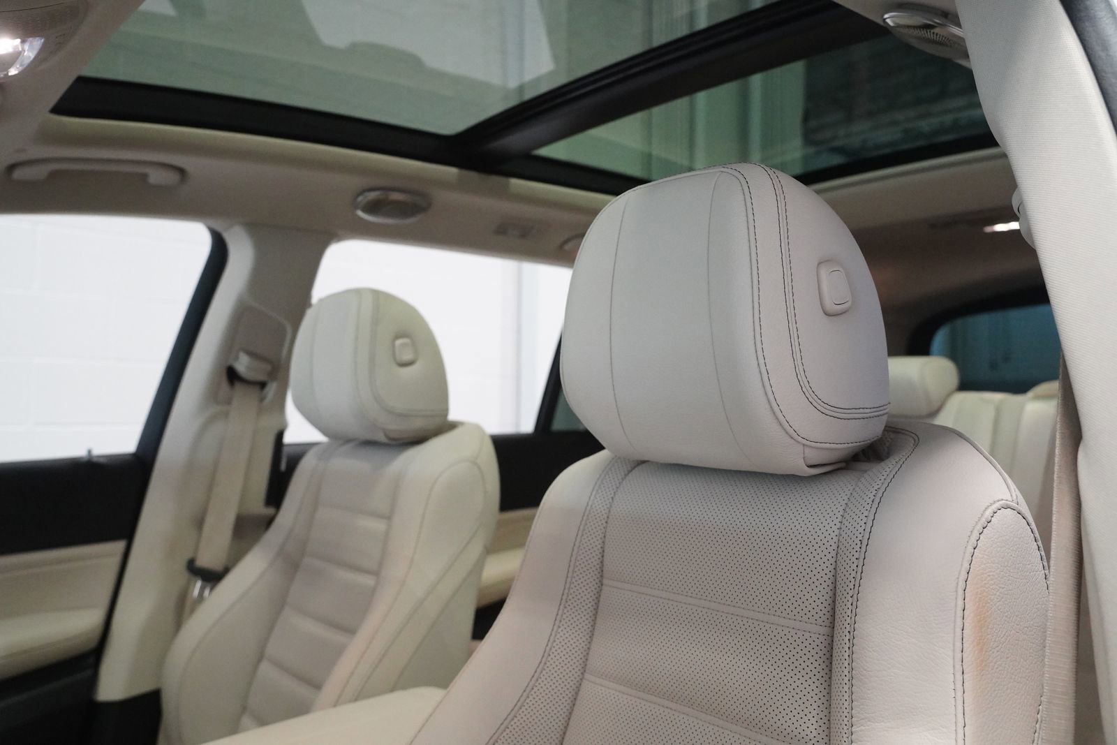 Used 2023 Mercedes-Benz GLS 580 4MATIC image 12