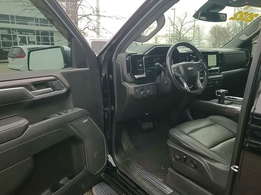 Used 2022 Chevrolet Silverado 1500 LTZ w/ LTZ Premium Package image 23