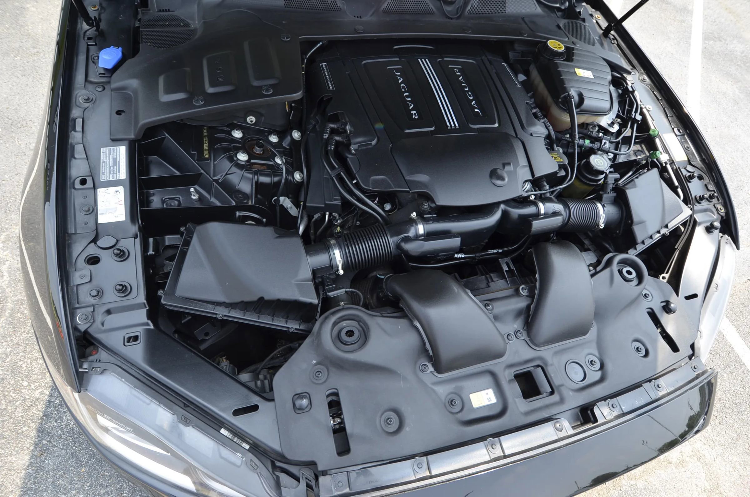 Used 2016 Jaguar XJ R-Sport AWD/4WD image 40
