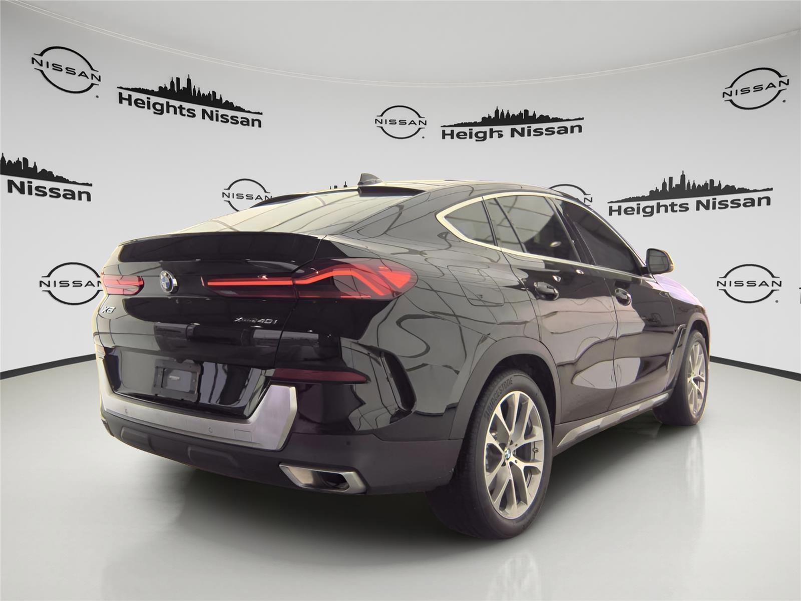 Used 2023 BMW X6 xDrive40i w/ Premium Package image 3