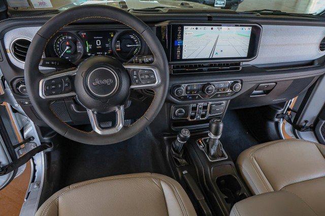 Used 2024 Jeep Wrangler Sahara w/ Technology Group AWD/4WD image 24