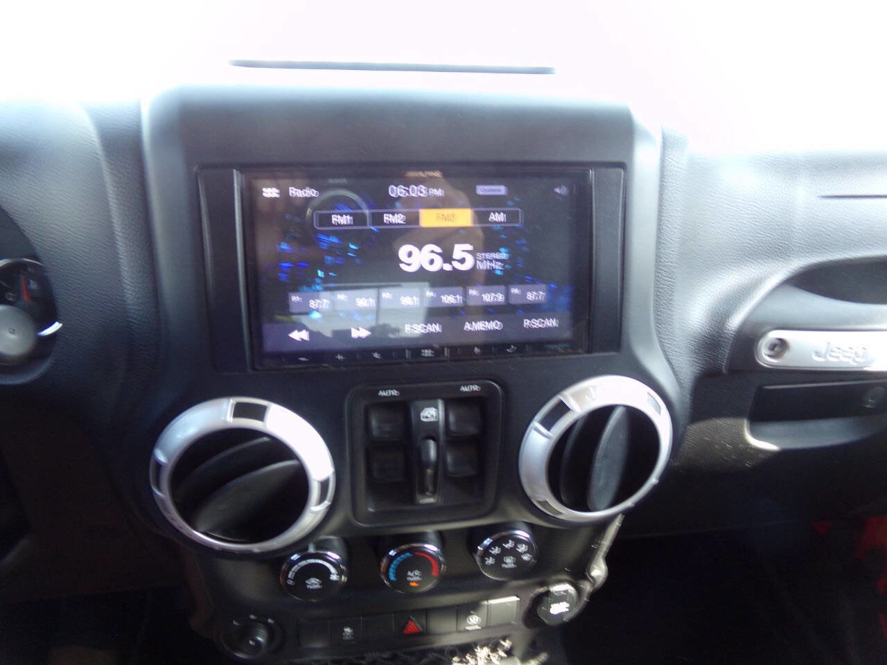 Used 2014 Jeep Wrangler Unlimited Sahara w/ Connectivity Group image 65