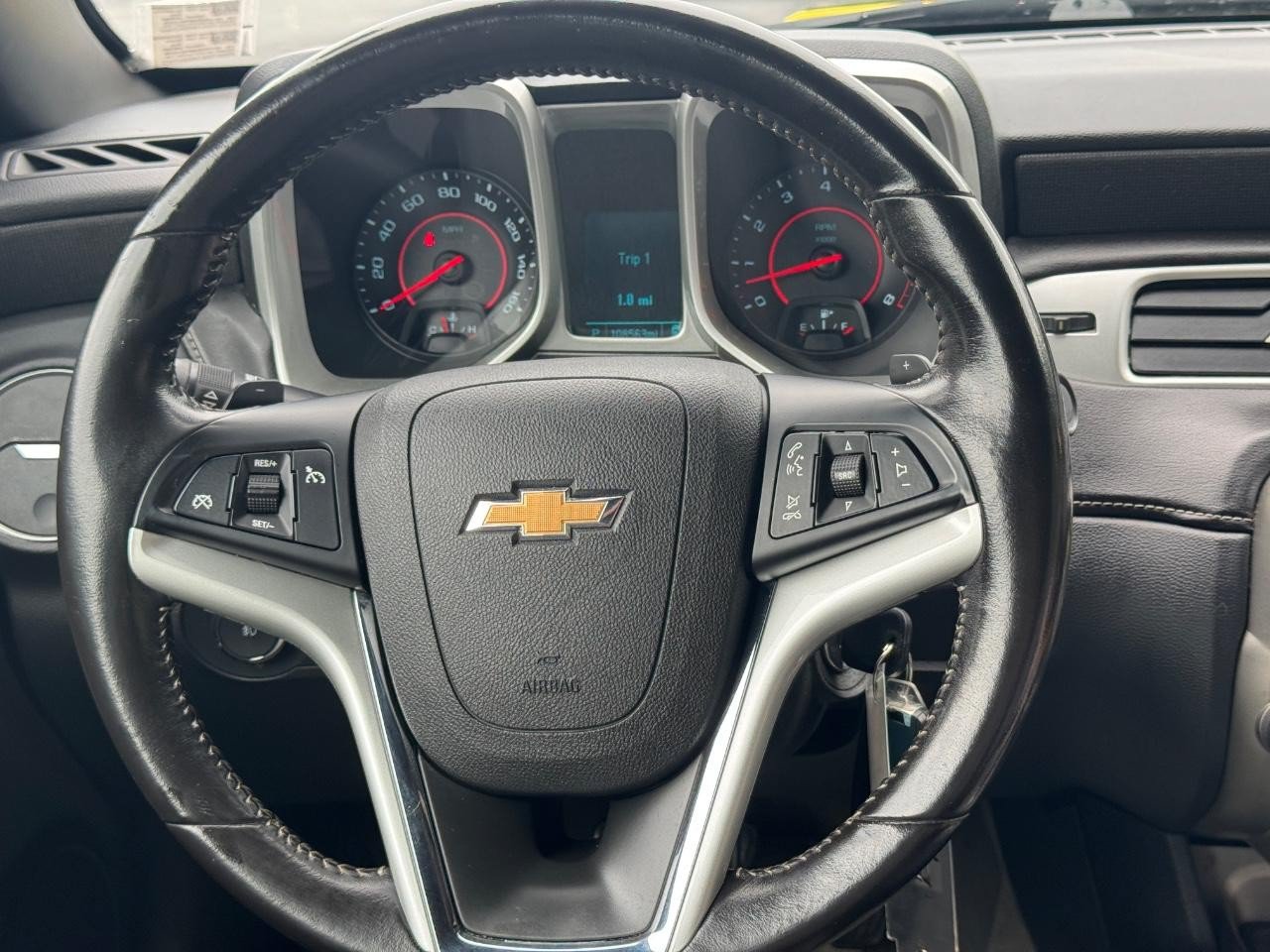 Used 2015 Chevrolet Camaro LT RWD image 13