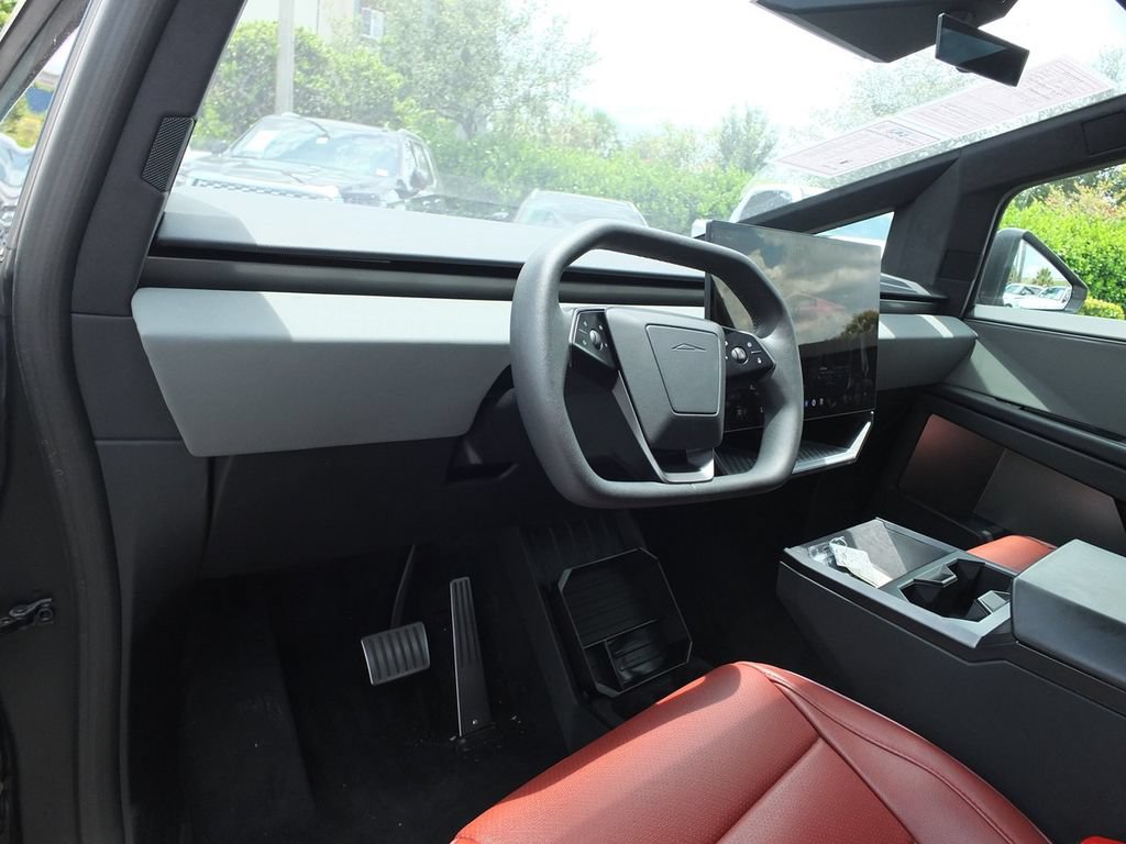 Used 2025 Tesla Cybertruck AWD Crew Cab image 24
