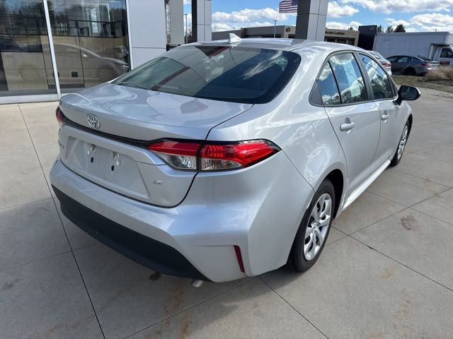 Used 2023 Toyota Corolla LE image 7