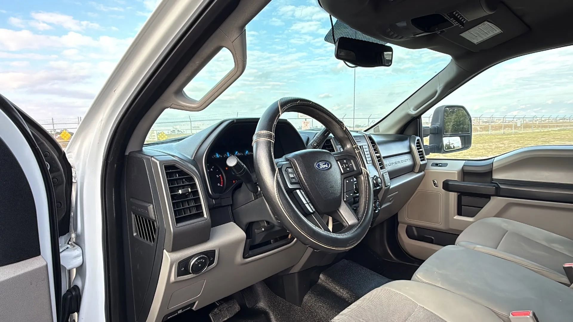 Used 2017 Ford F450 XL w/ Power Equipment Group image 14